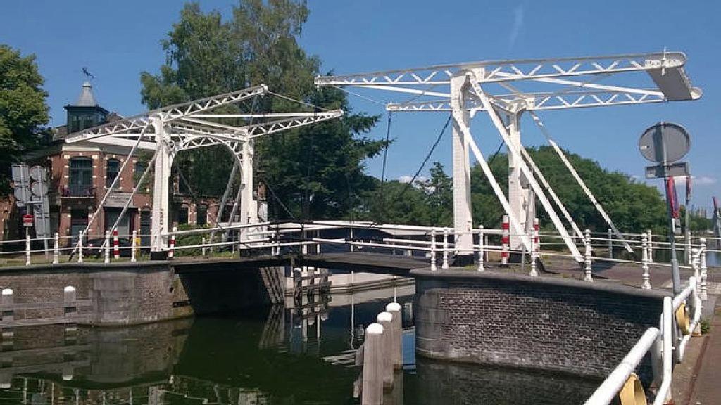 Benedenverdieping In Woonboot Met Tuinterras Utrecht Esterno foto